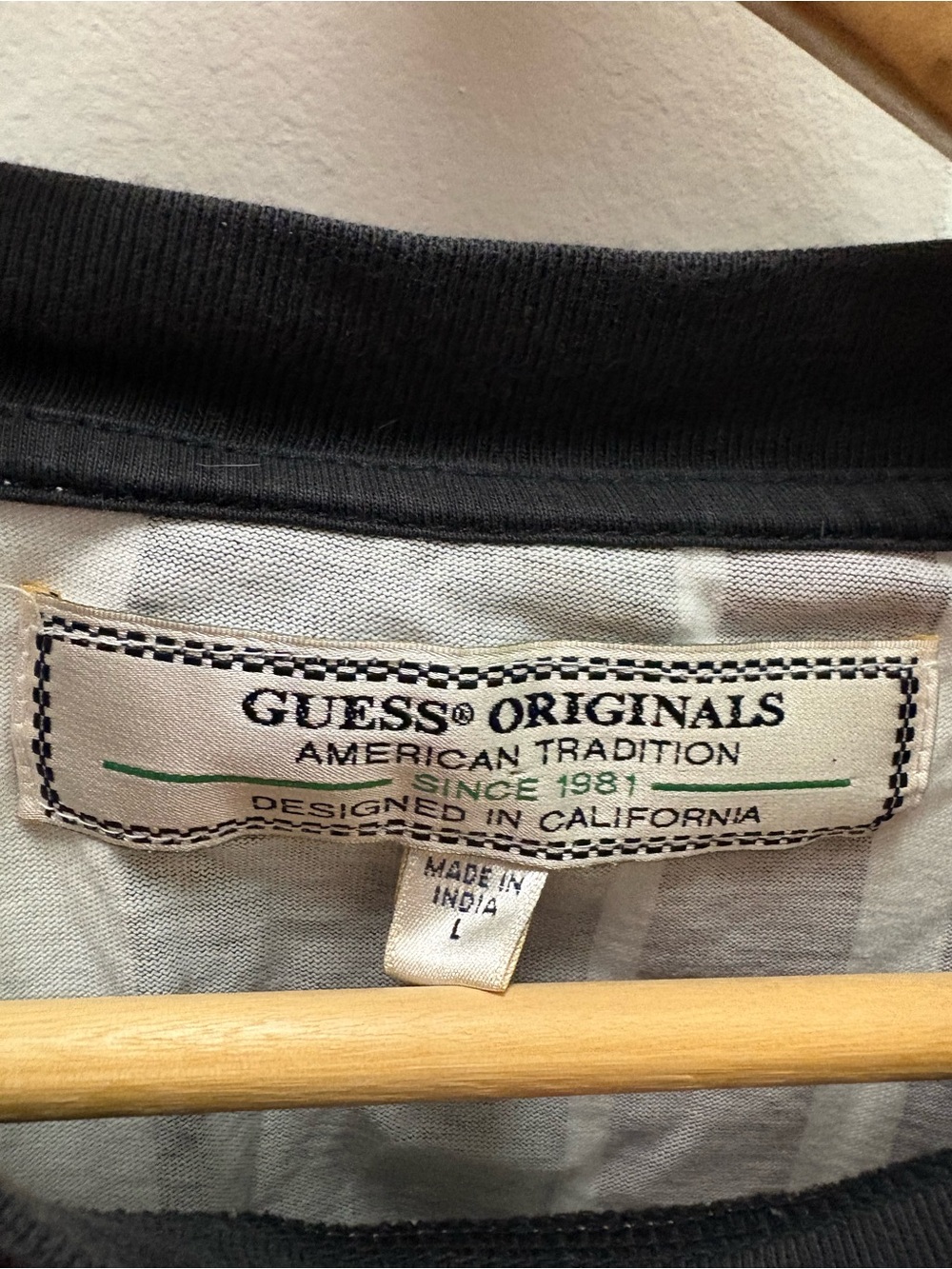 GUESS vintage Striped Logo Tee - Picture 3 of 4
